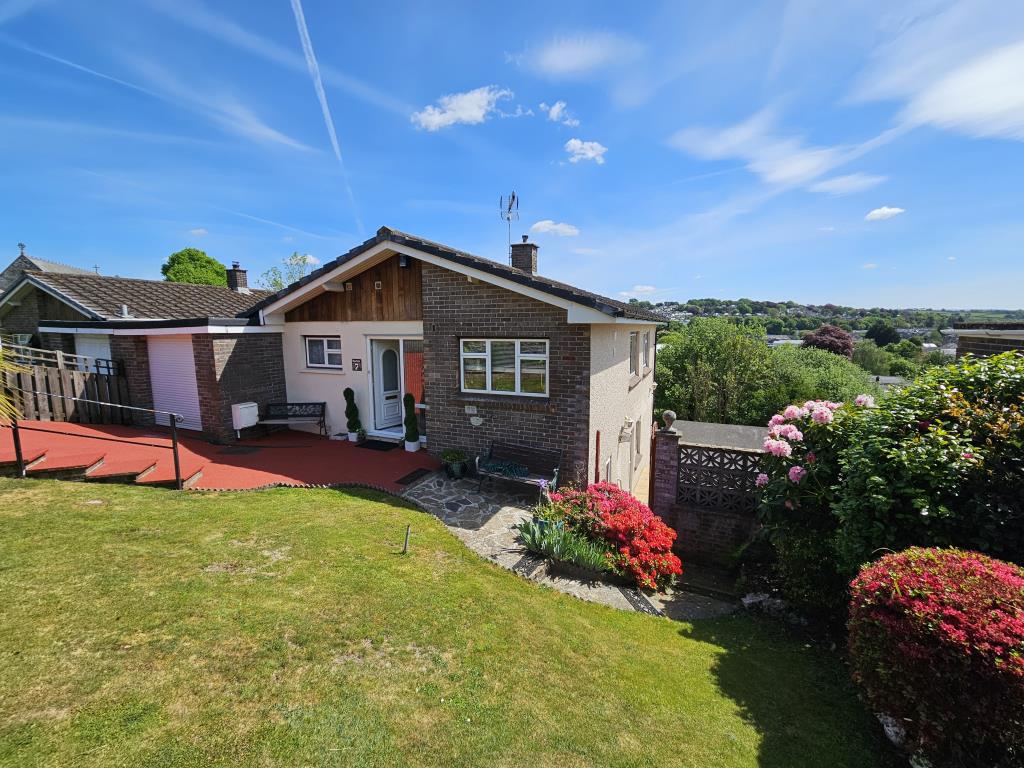 Lot: 89 - LINK DETACHED HOUSE WITH VIEWS IN A POPULAR LOCATION - Front of the property